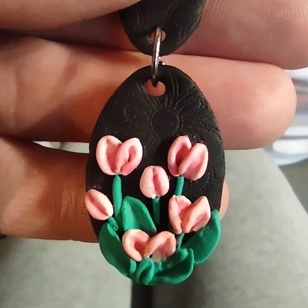 Tulip clay earrings - Picture 2 of 3